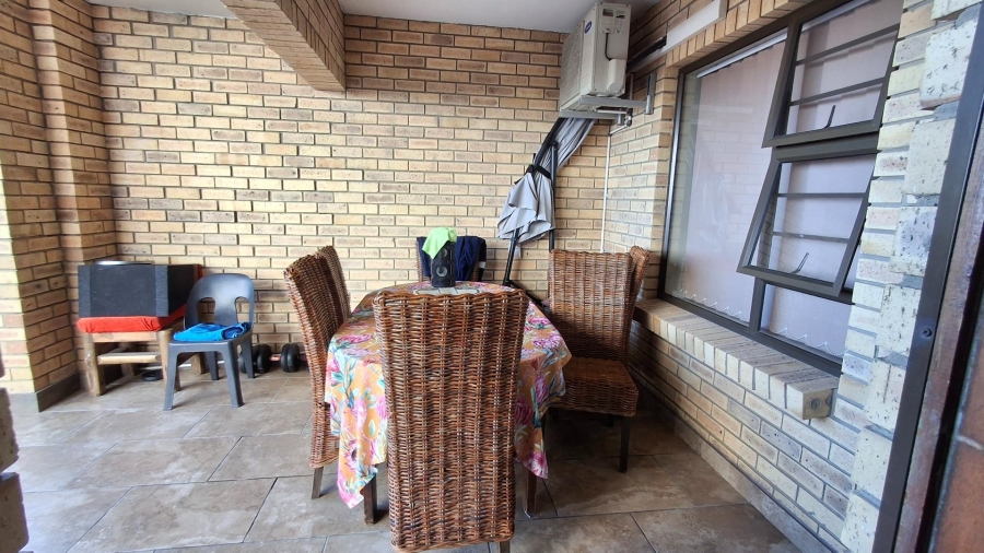 3 Bedroom Property for Sale in Seemeeu Park Western Cape